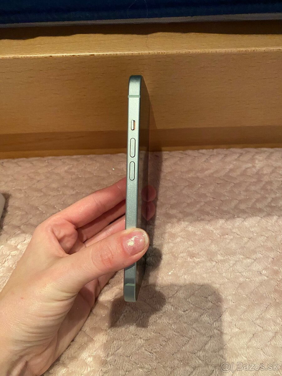 iPhone 15 Green 125G - 3