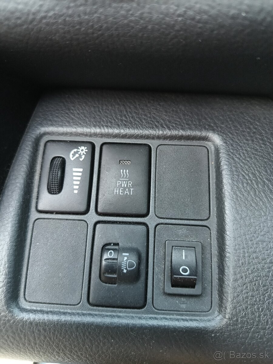 Toyota RAV4 2.2 D4D , 100 r.v.2010, 2x elektróny - 3