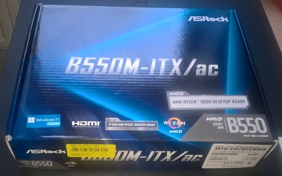 ASRock B550M-ITX/ac + 16 GB RAM - 3