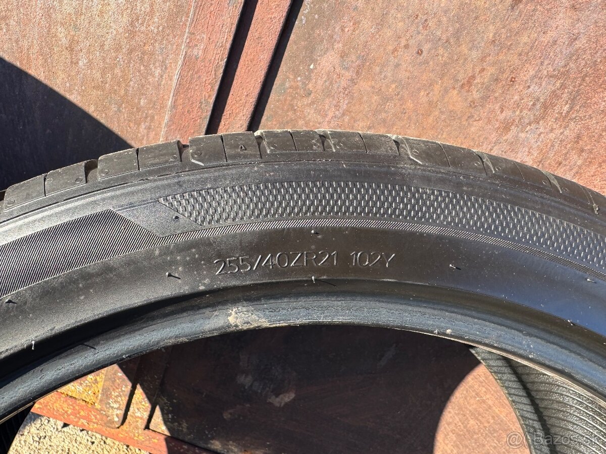 255/40 ZR 21 hankook - 3