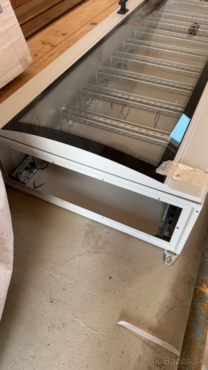 Oceľová rozvodná skriňa s priehľadným sklom - 3