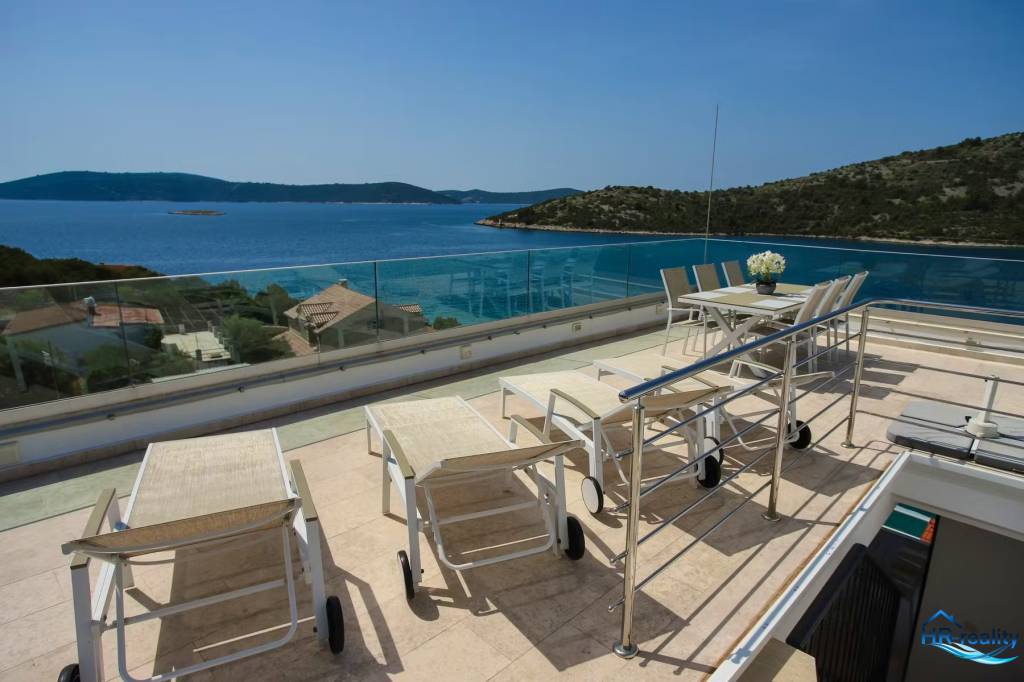 ☀Trogir/okolie – moderný apartmán so strešnou terasou a výhľ - 3