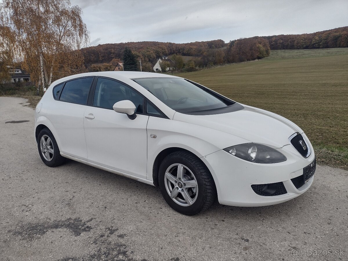 SEAT LEON BENZIN 63 KW NAJ 167000 KM ROK VÝROBY 2008 - 3