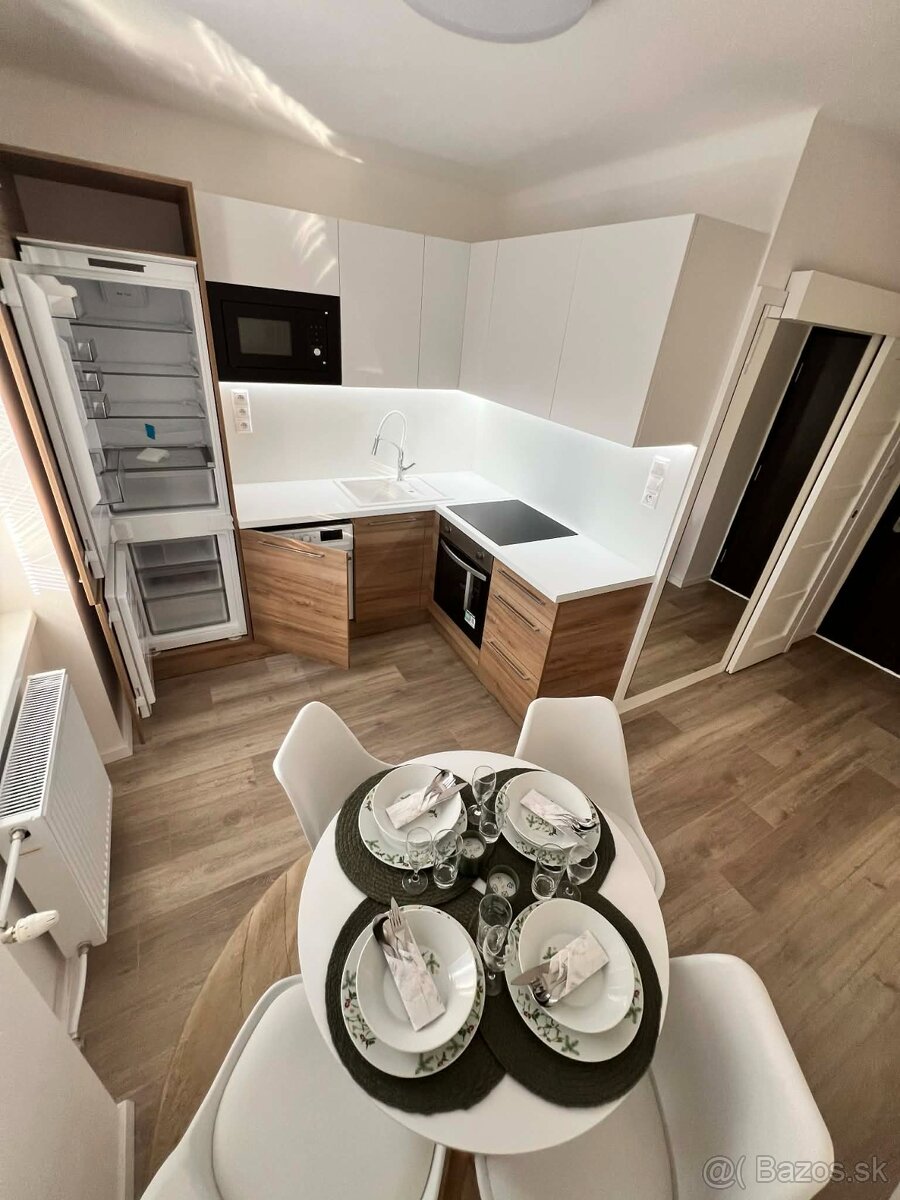 Moderné bývanie v KOMÁRNE - KRÁSNY 2 IZBOVÝ BYT NA PREDAJ - 3