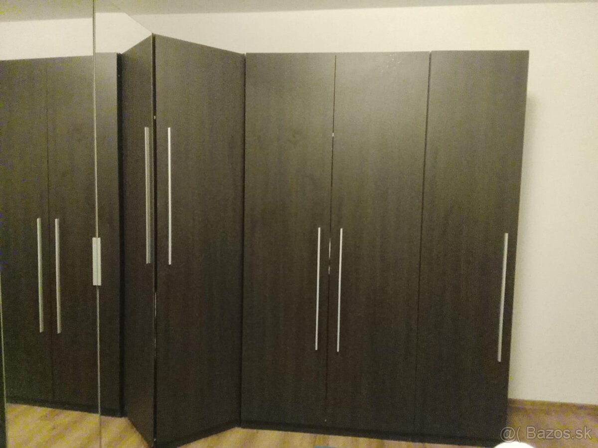 Predám Zrkadlovu skriňu rohovú čiernej farbi zánovné, ZÁNOV - 3