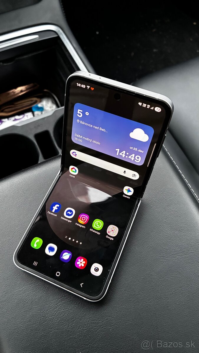 Samsung Galaxy z flip 6 - 3