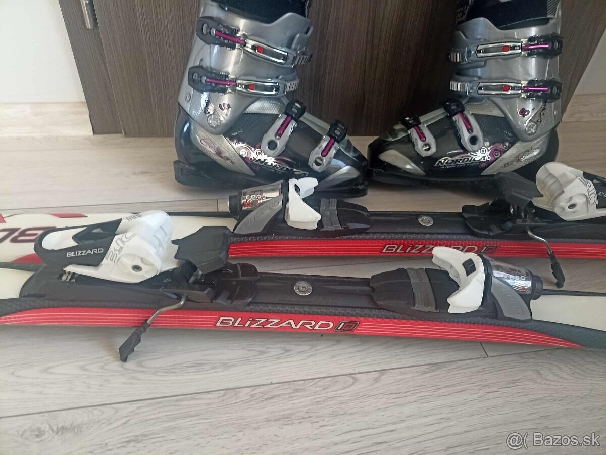 lyžiarky a lyže Atomic - 3