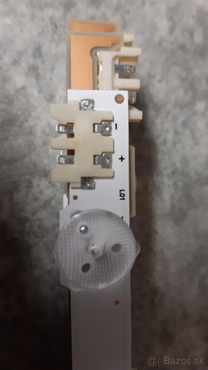 Samsung UE32F5000 LED podsvietenie - 3