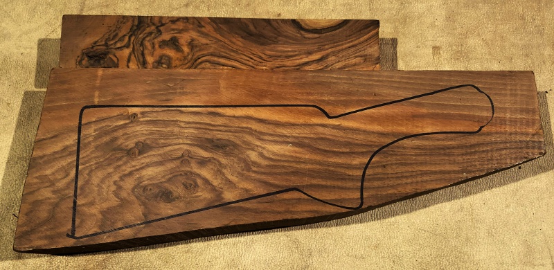 Drevo na pažbu_turecký orech - 3