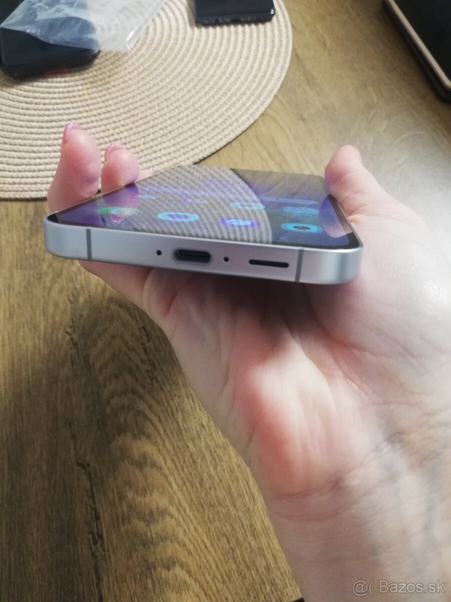 Samsung galaxy S24 FE - 3