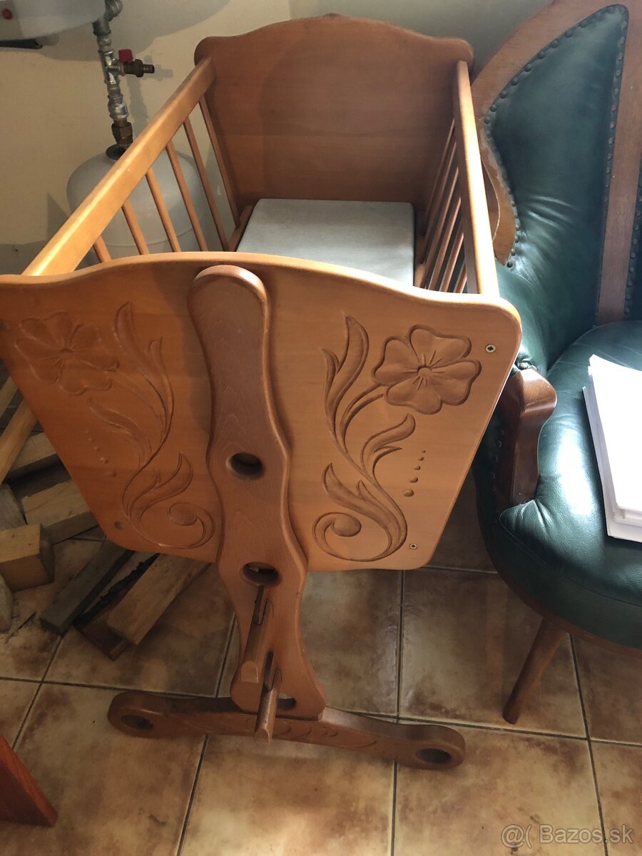 Vyrezávaná kolíska - 3