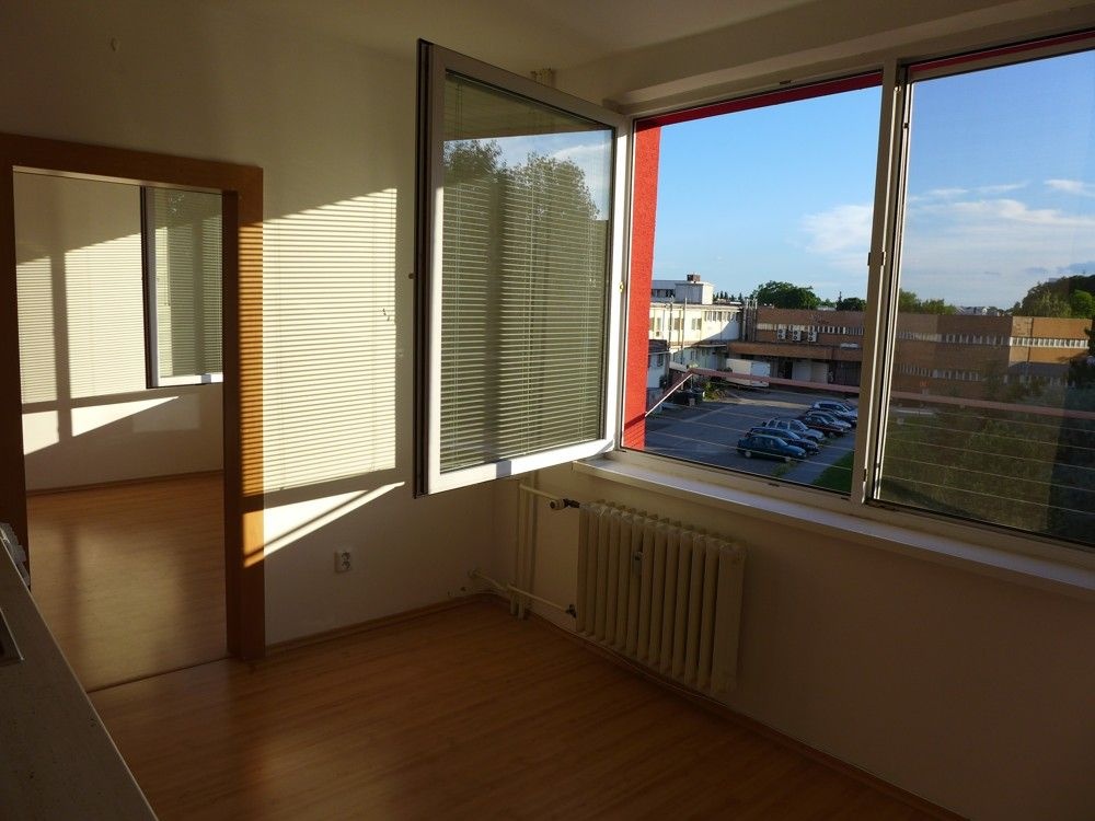 1izbák // Hurbanova 2, ŠAĽA - 3