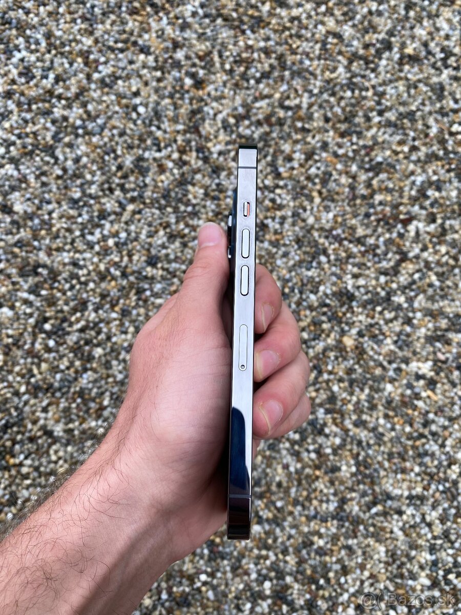 IPhone 13 Pro - baterie 100% - 3