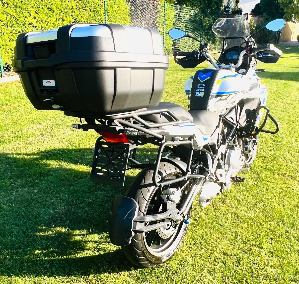 Benelli TRK 502 Traveler 6/2020,4400km,kufr,kryt motoru