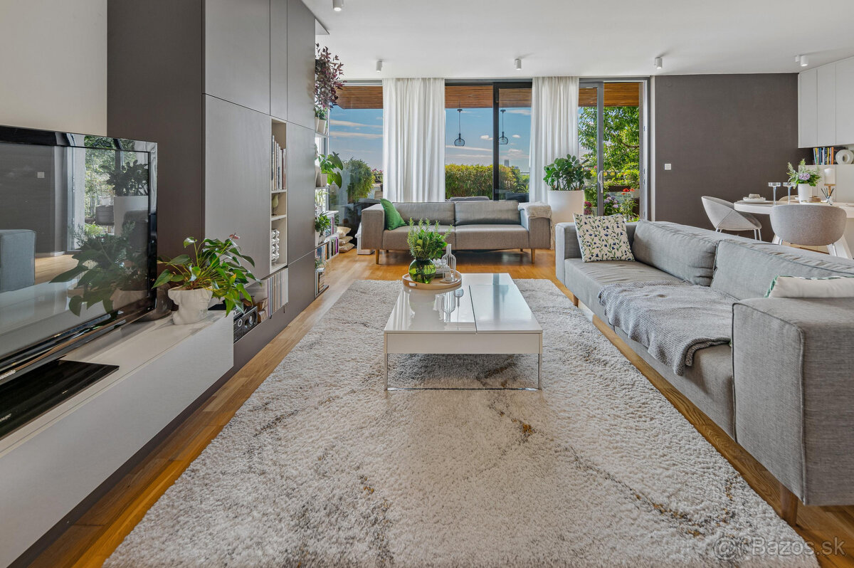 Príjemný 4 izbový byt na KOLIBE s vnútorným bazénom, saunou - 3