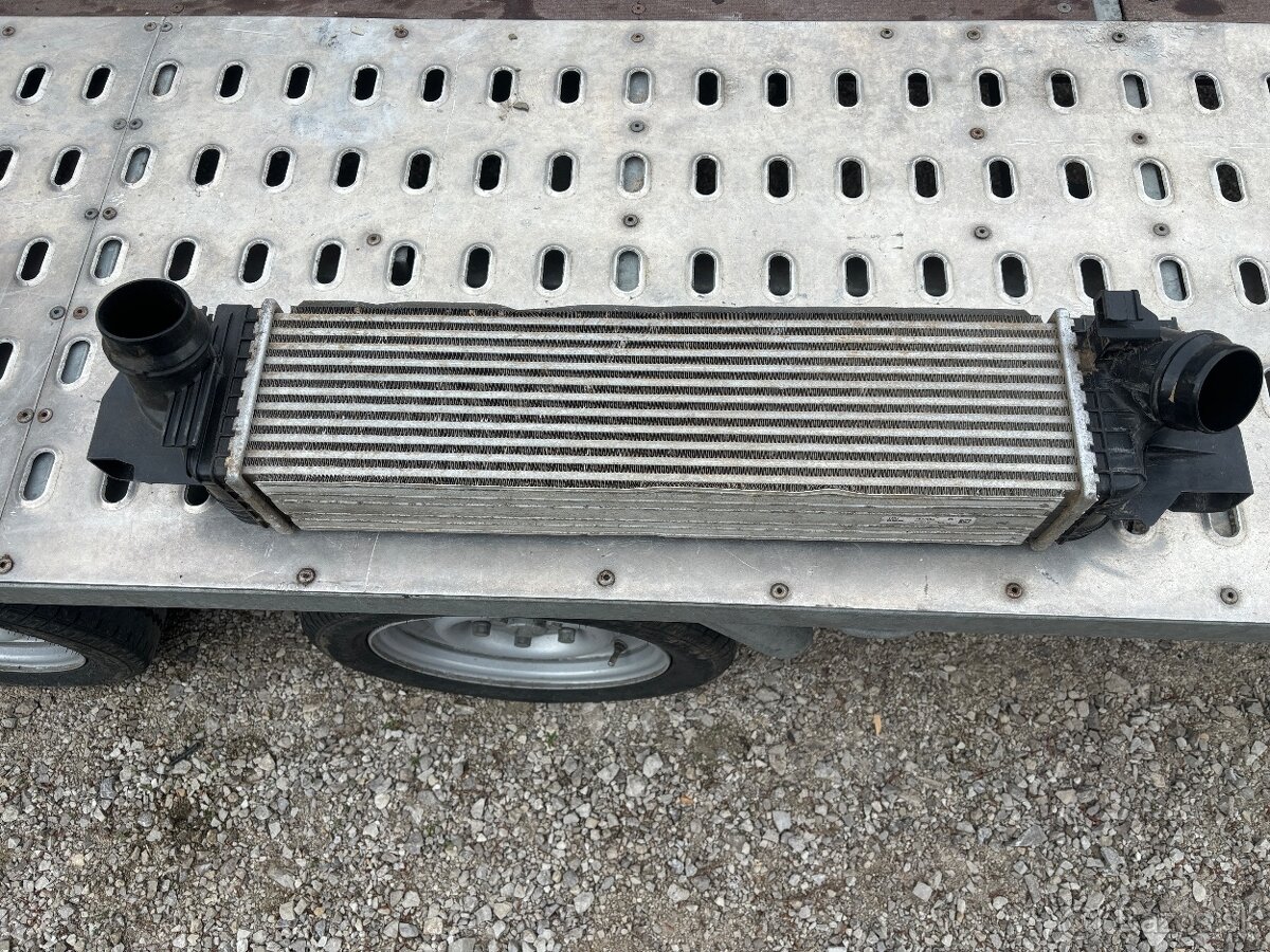 Predám intercooler BMW 7617598 - 3