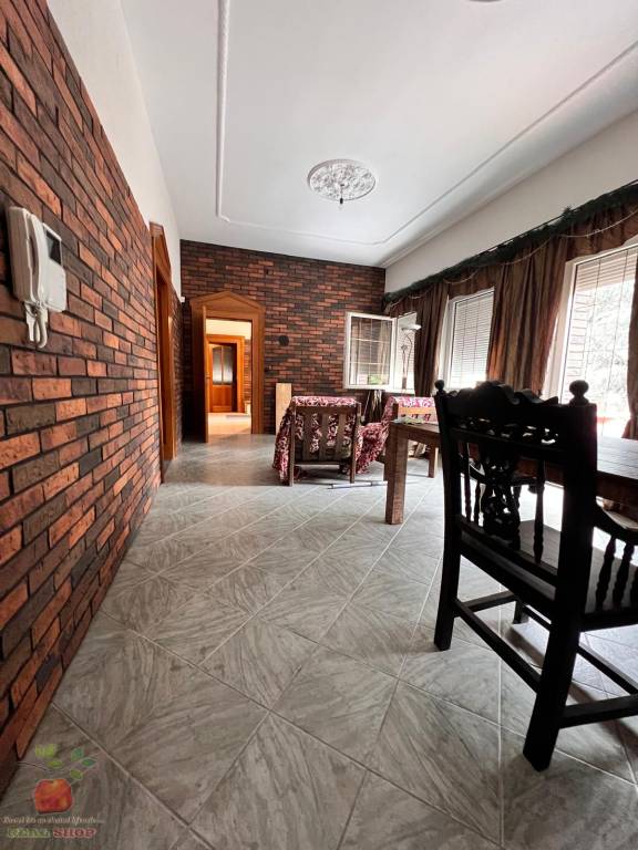 Výnimočná 9-izbová nehnuteľnosť s veľkým pozemkom – ideálna - 3