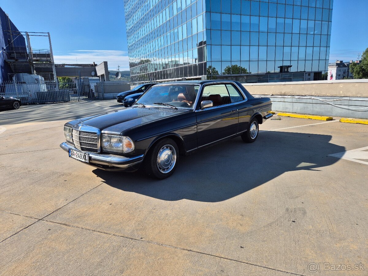 Mercedes-Benz W123 230C - 3