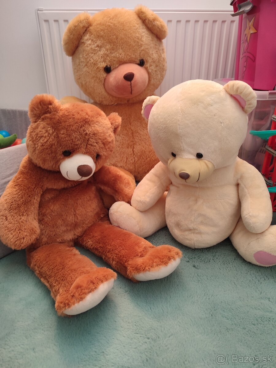 Veľké plyšové medvede - 3