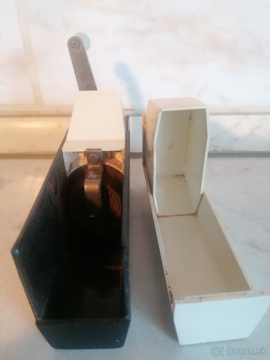 Ručný mlynček na kávu - 3