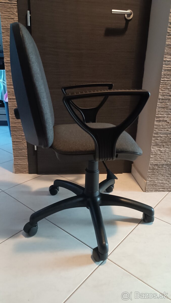 Kancelárska stolička - 3