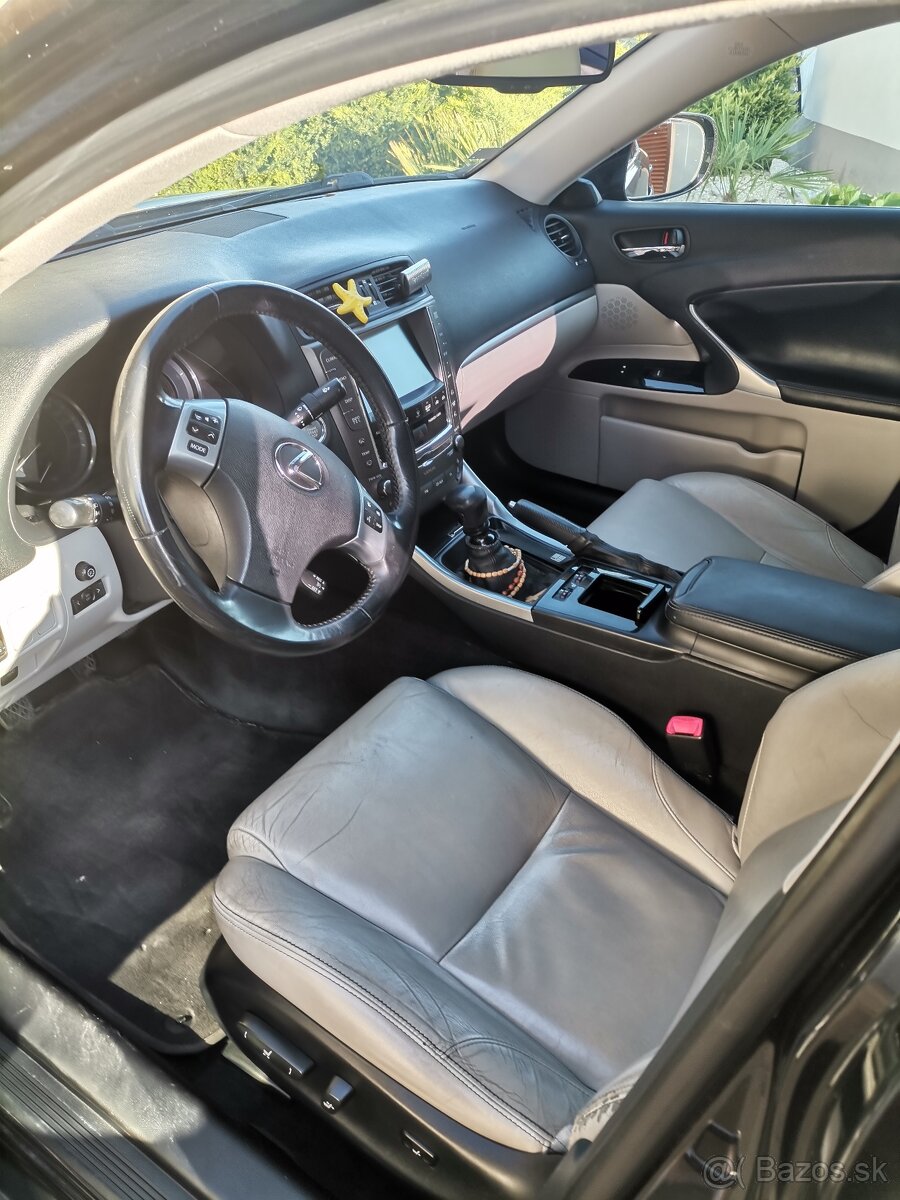 LEXUS IS 200d - 3