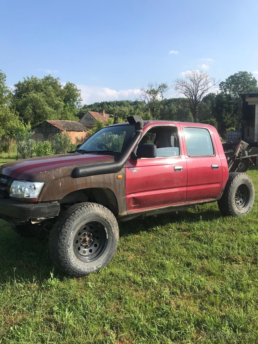 Toyota hilux 2,4td