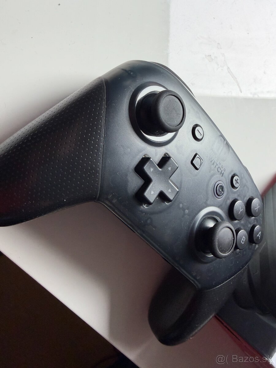 Predám ovládač Nintendo Switch Pro - 3