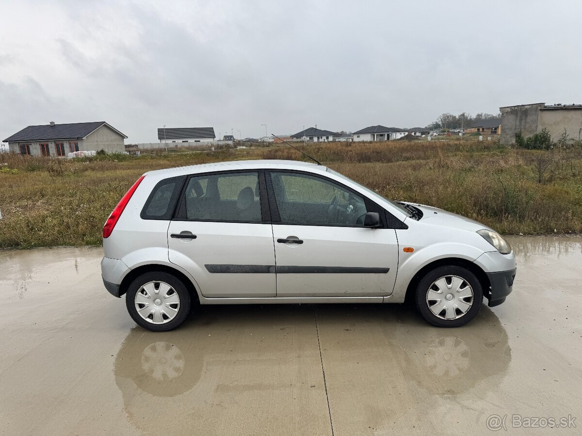 Ford Fiesta 1.25i Duratec Ambiente, 55 kw, 2008, A/C, benzín - 3