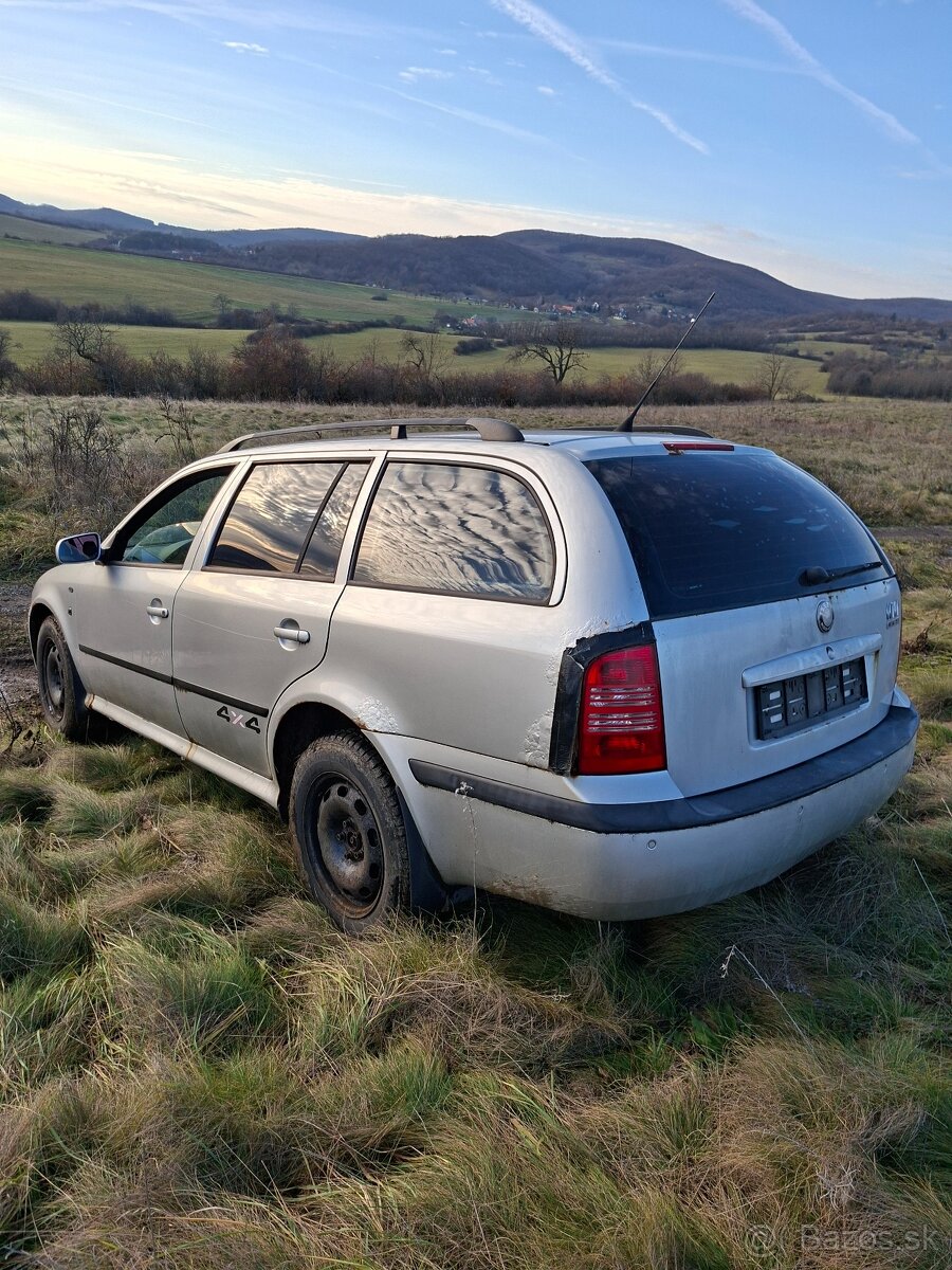 zadny kufor Skoda Octavia Combi 9102 - 3