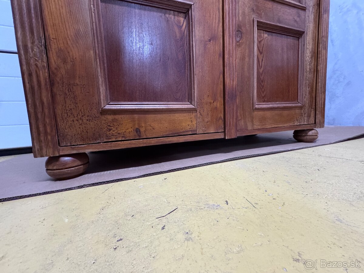 Starožitná skriňa - 3
