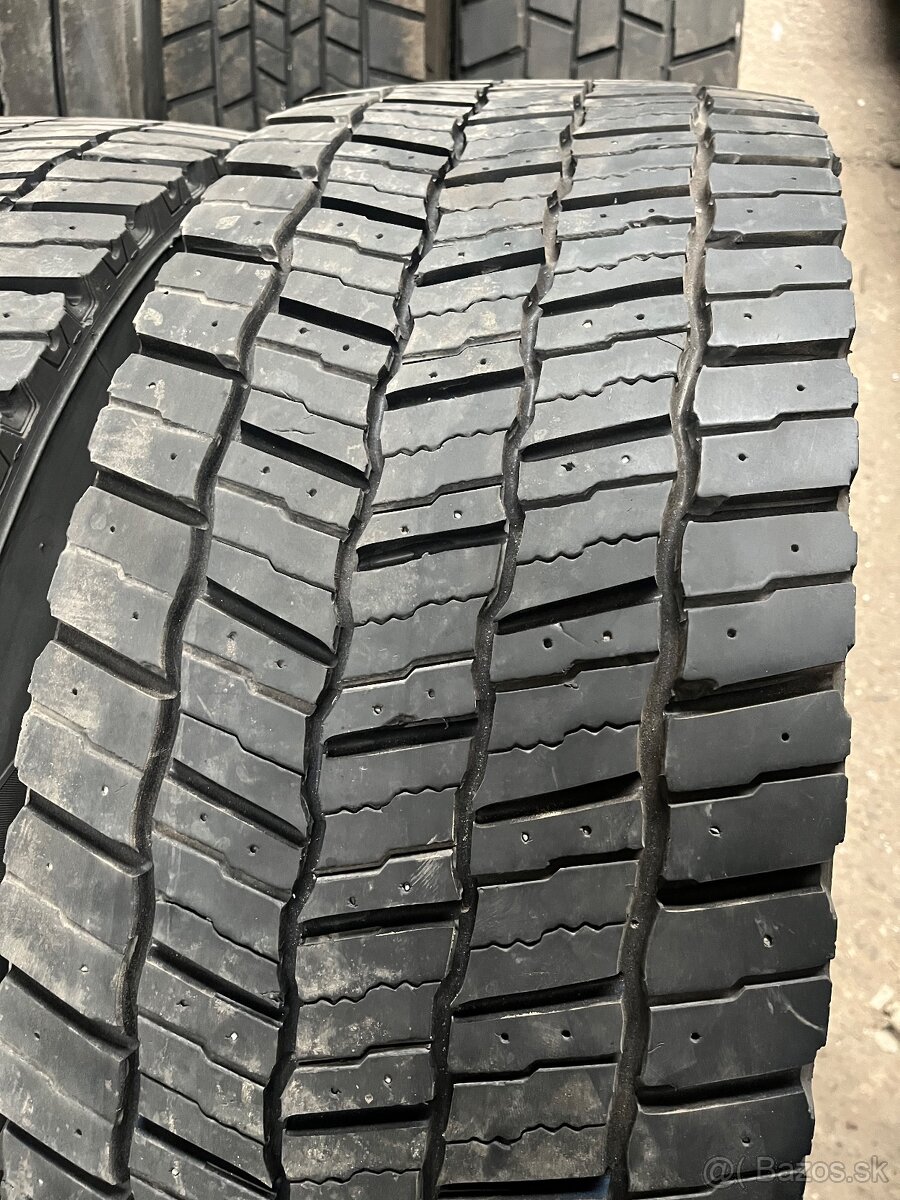 Predám 315/70R22,5 - 3