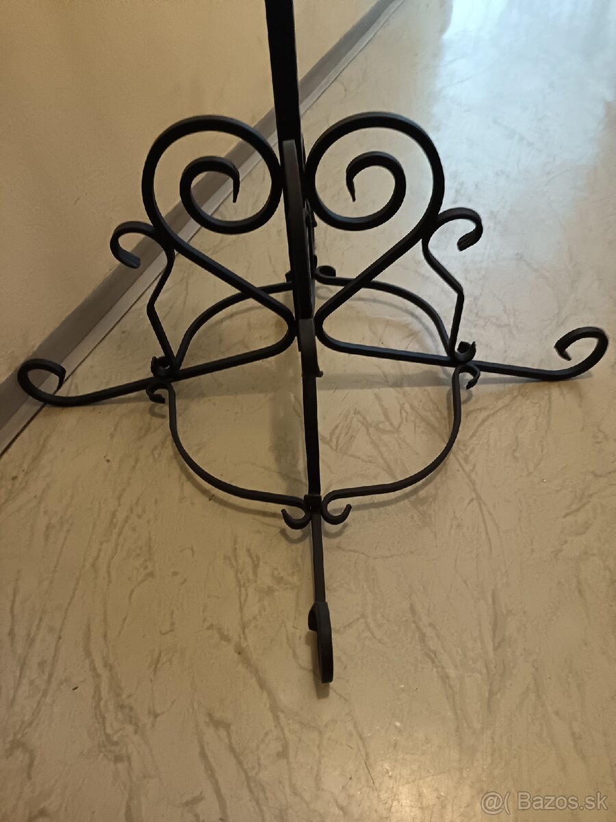 Vešiak kovaný - 3