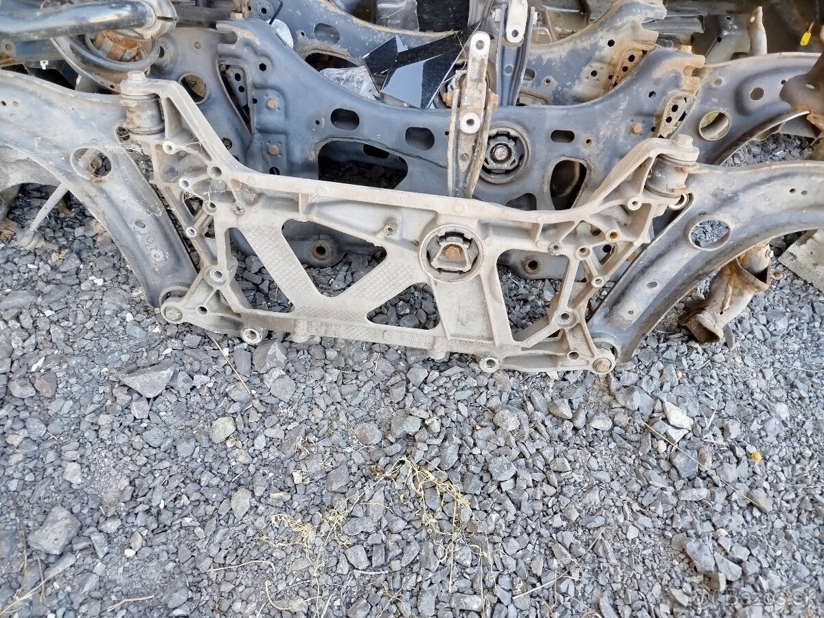 Pravá predná štvrtka Passat b8 nápravnica - 3