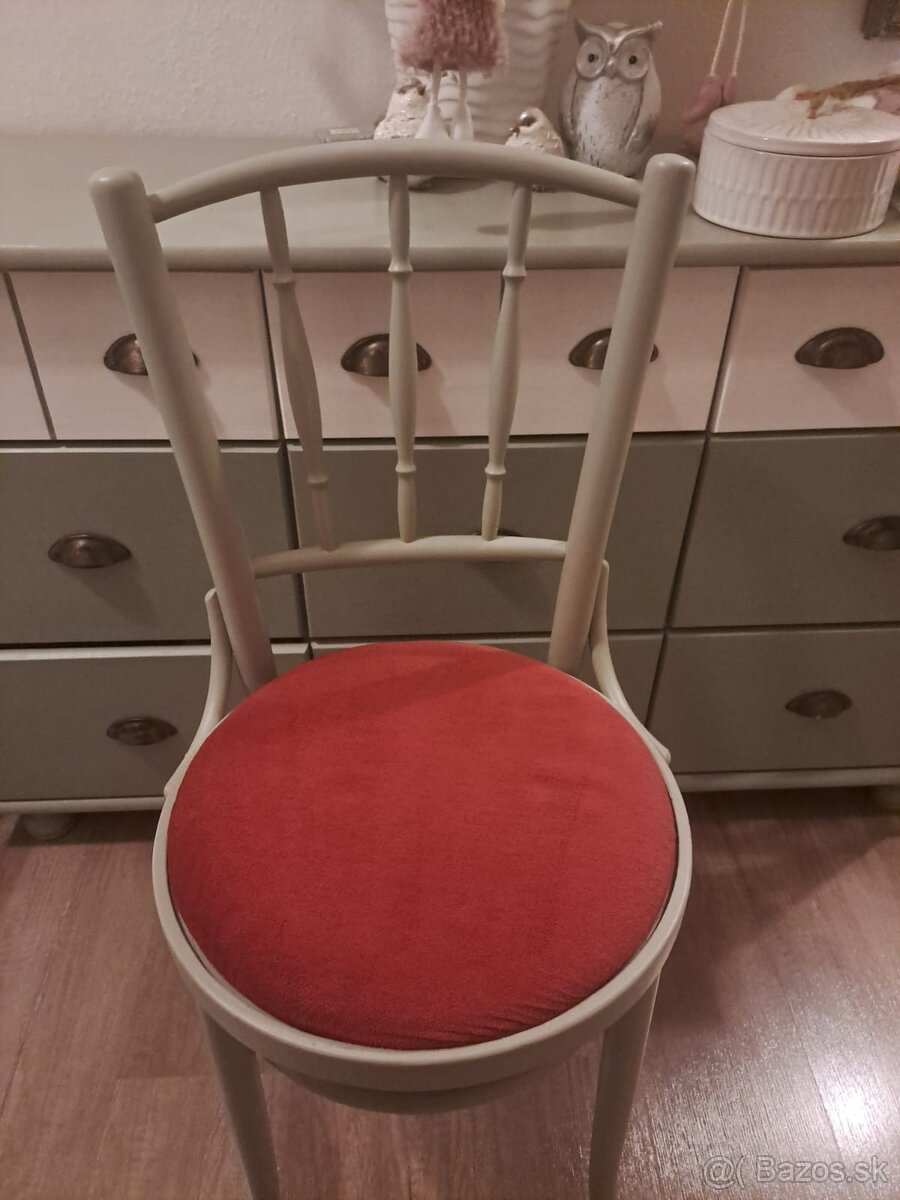 Stolička v starom štýle - 3