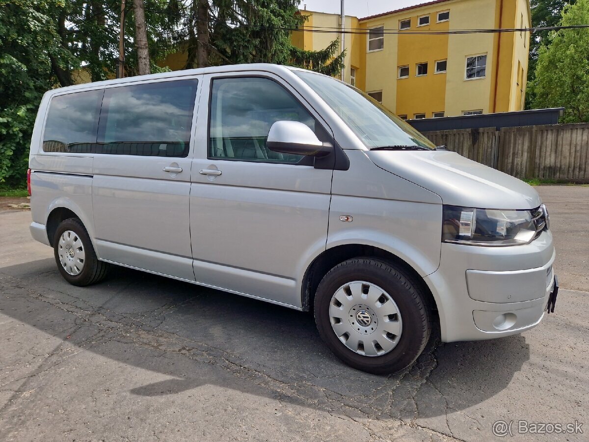 Predám  Volkswagen T5 Caravelle 2.0 TDI 103 KW DSG 140000 km - 3