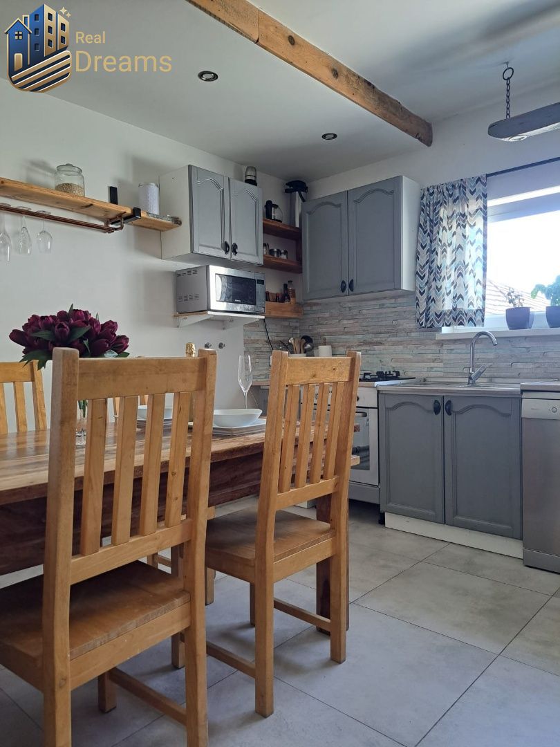 Exkluzívne na predaj 5 izbový rodinný dom - 3