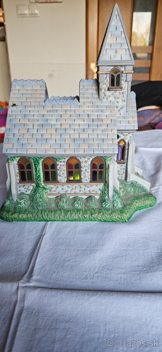 Dekoracny kostol so svieckou - 3
