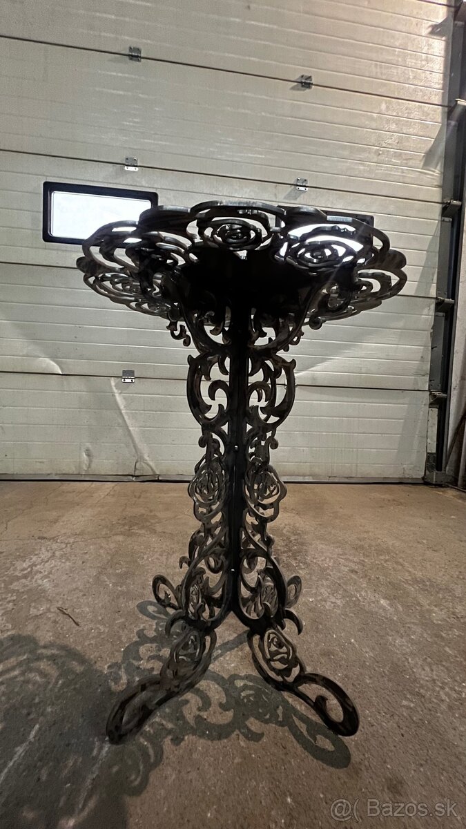 Luxusný kovový stolík „Rose“ – Masívna oceľ - 3