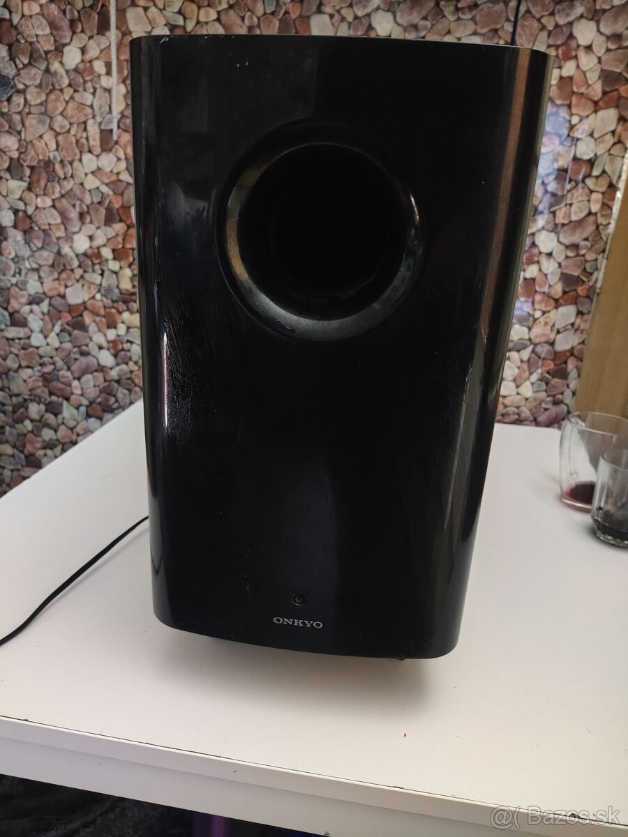 Predám Onkyo Subwoofer - 3