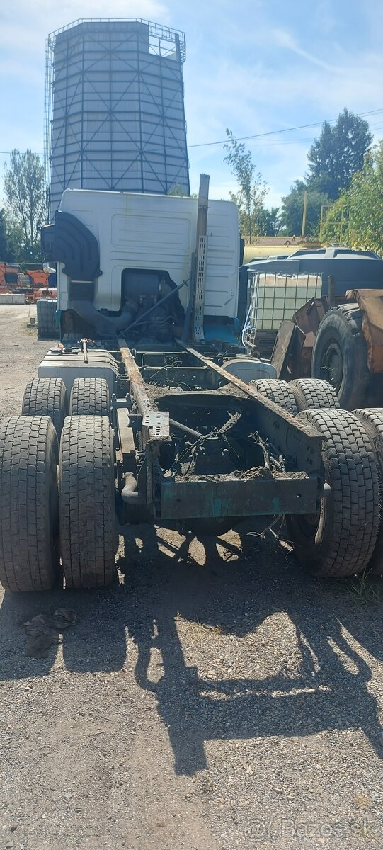 nákladné vozidlo Volvo 330 FM - 3