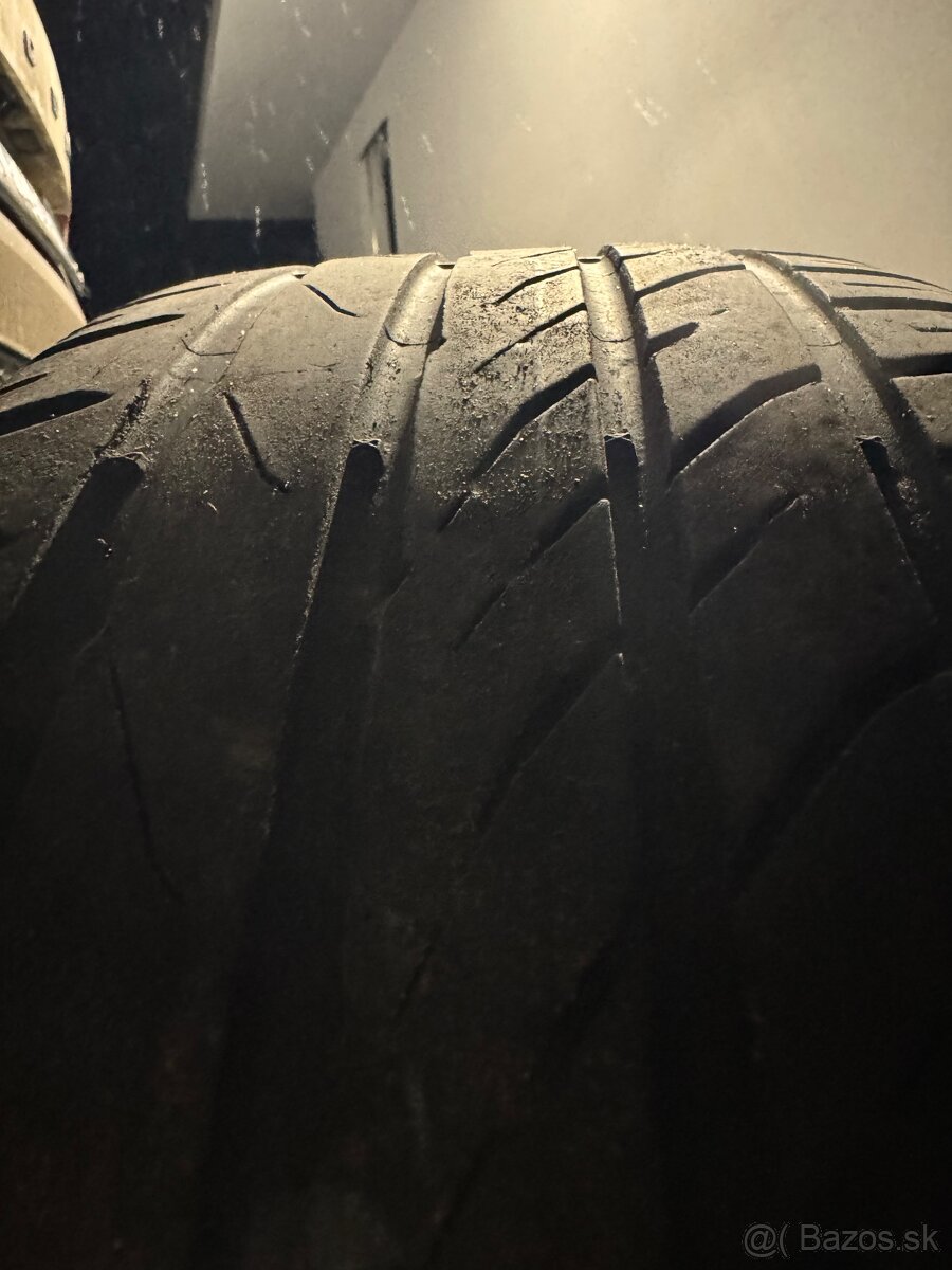 Letné pneu 245/40 r19 - 3