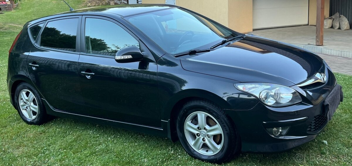 Predám Hyundai I30 1,6 CRDi - 3