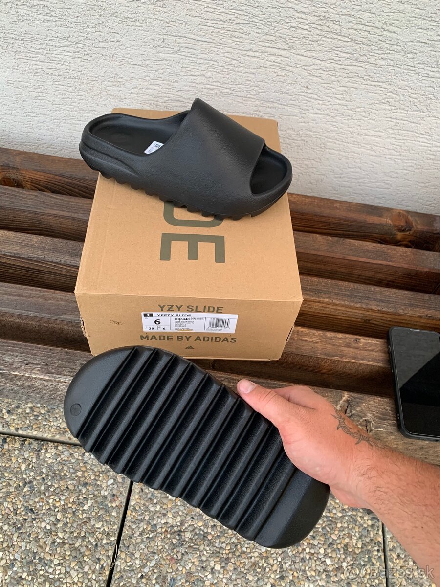 Yeezy Slide Onyx - 3