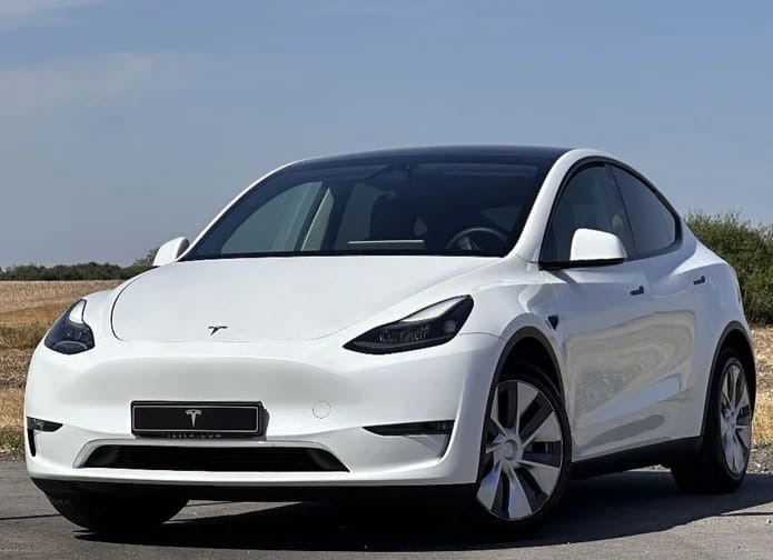 Tesla Model Y 2023 - 3