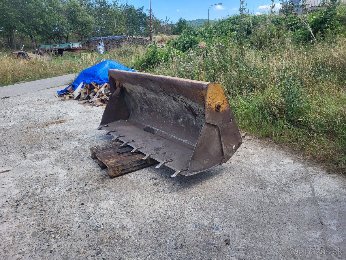 Predna lyzica Cat 432E - 3