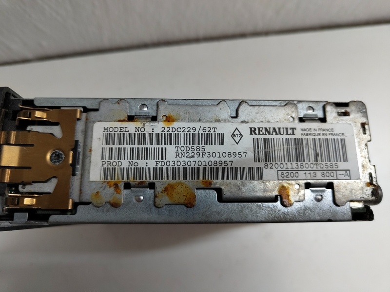 autorádio renault clio 2 8200113800 30€ - 3