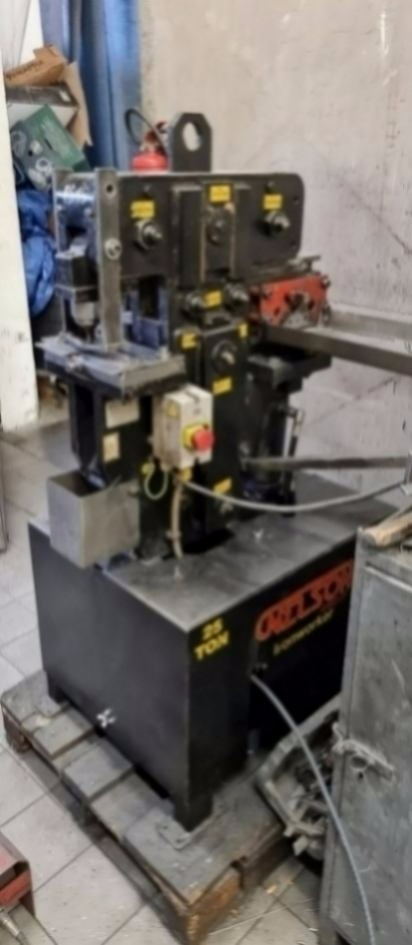 Hydraulický kombinovaný stroj 25 t Nelson použitý - 3
