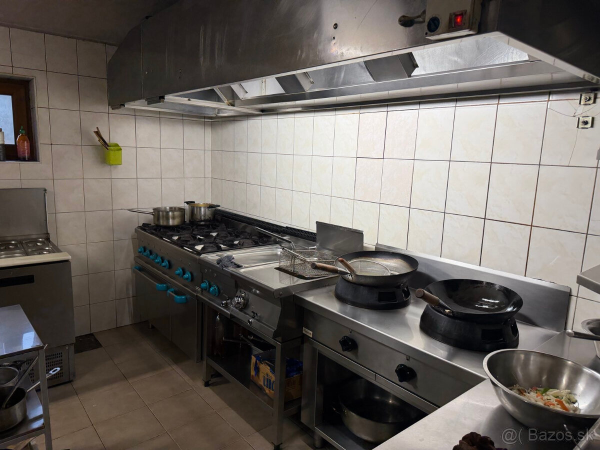 Reštaurácia MAXPLAZA - 3