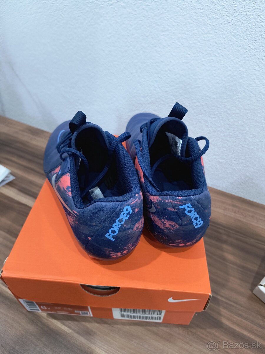 Predám detské kopačky Nike JR Phantom GX II - 3